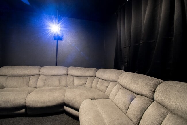 Building Photo - 16 Mariposa Wds Dr