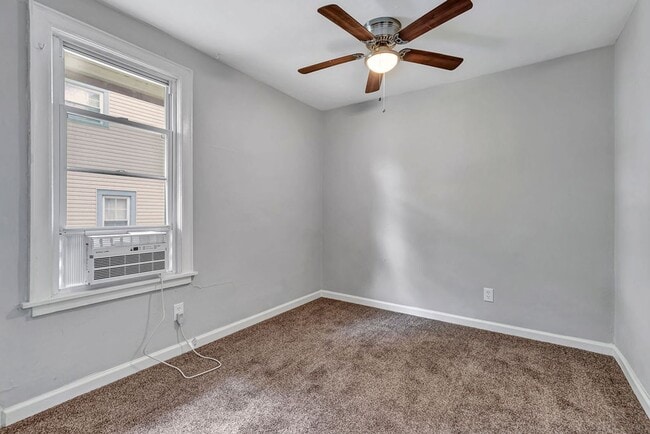 Building Photo - Single Family Home Mariemont