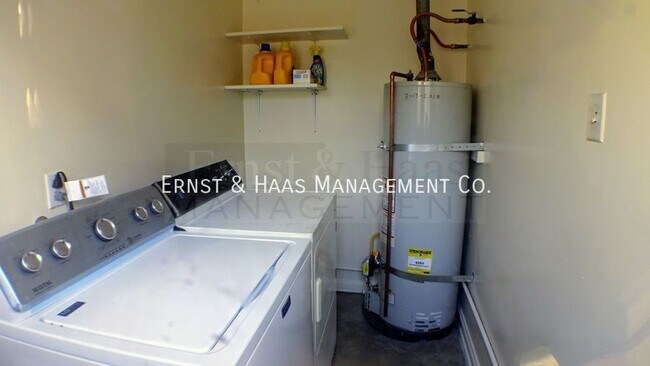 Building Photo - Beautiful Duplex Apartment in Prime Bixby ...