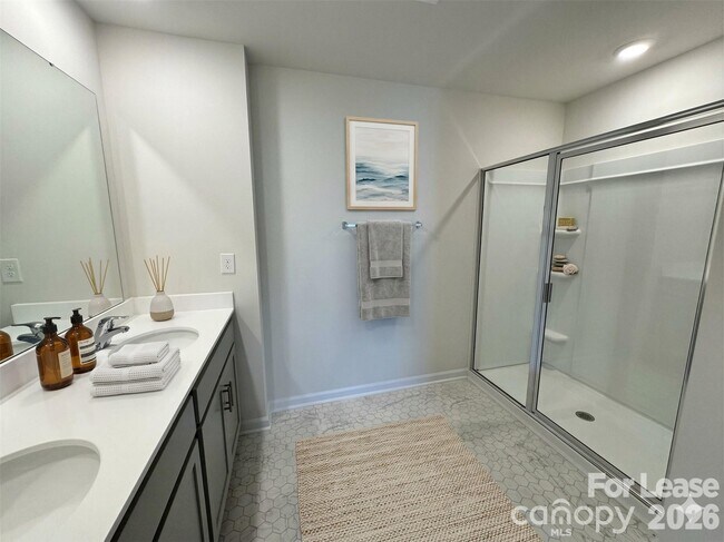 Building Photo - 122 Old Home Rd