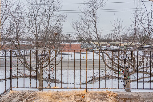 Building Photo - 10347 Dearlove Rd