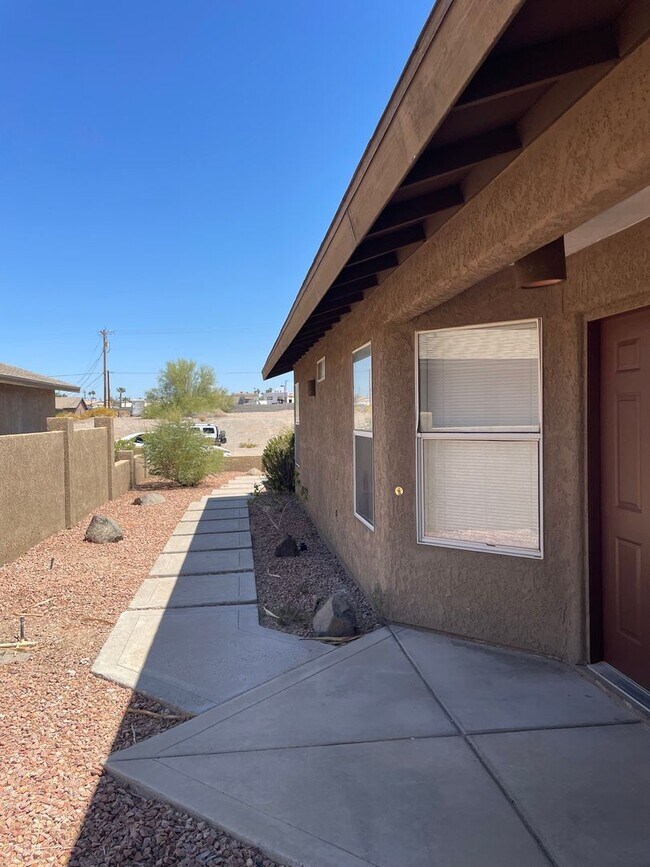 Building Photo - 1171 Regency Dr