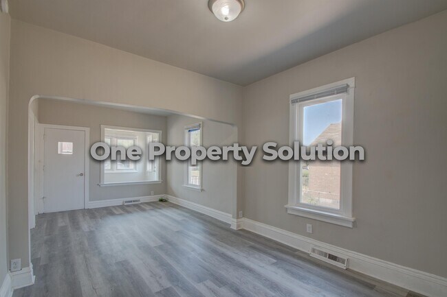 Building Photo - 2459 Jefferson St