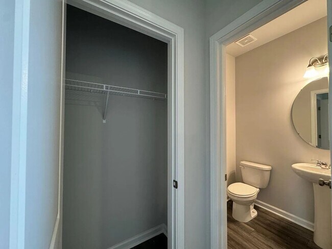 Building Photo - Charming 3BR Townhome in Wake Forest