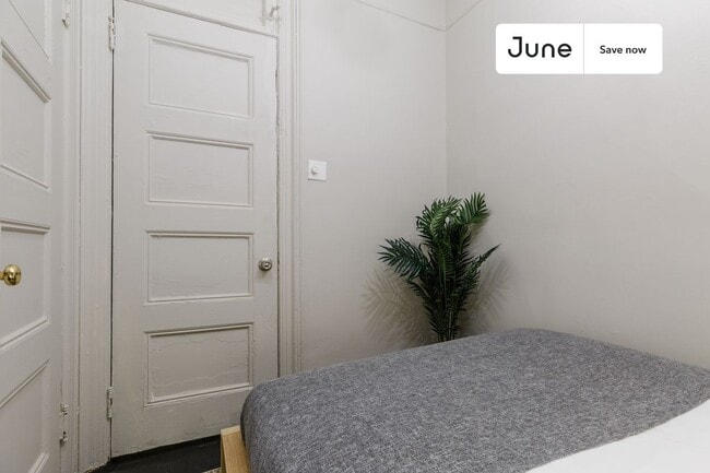 Building Photo - 400 W 20th St