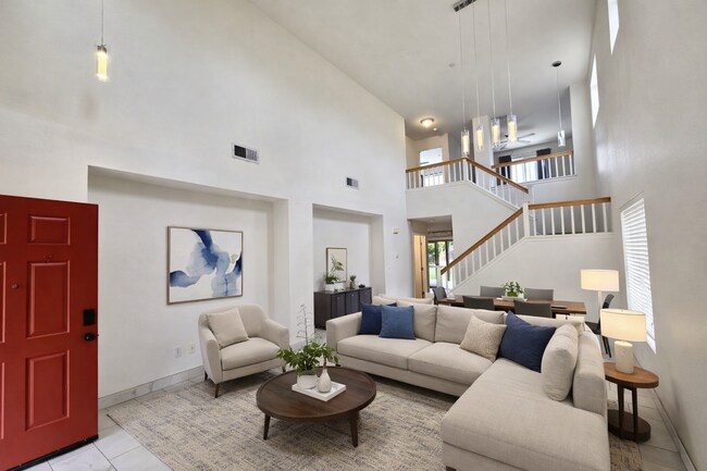 Building Photo - Bright & Spacious Woodland Home with Functional Layout 3 bed/2.5 bath