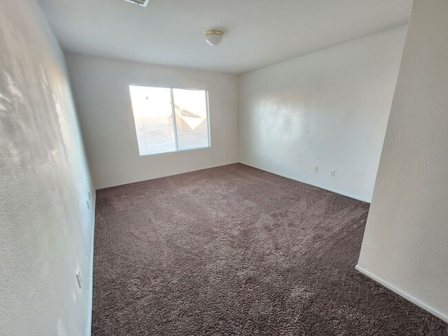 Building Photo - 71512 Sunflower Dr