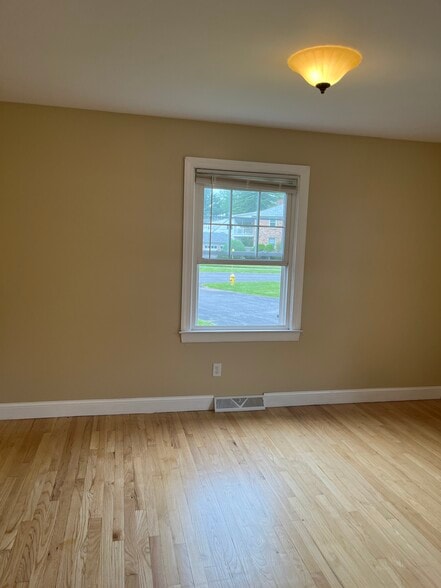Bedroom 1 - 10 Kensington Ct