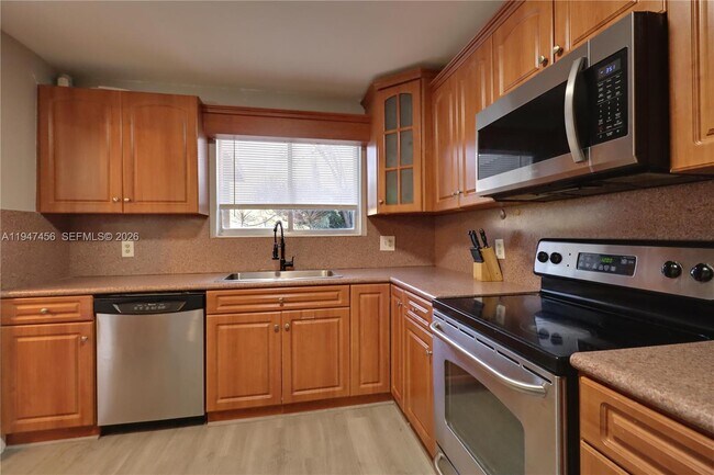 Building Photo - 2149 Discovery Cir W