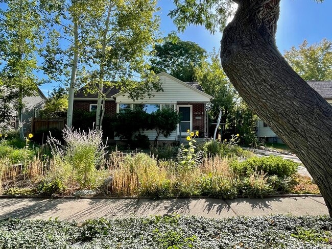 Building Photo - 2879 S Filmore St