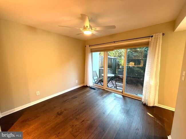 Building Photo - 277 W Chelsea Cir