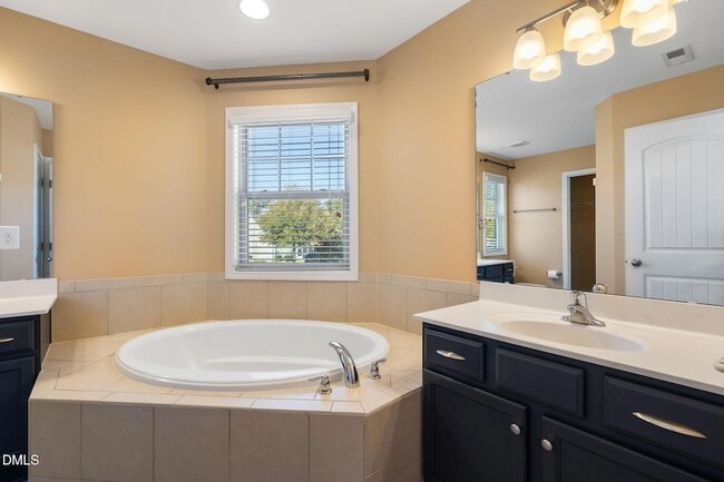 Building Photo - 7603 Weathered Oak Way