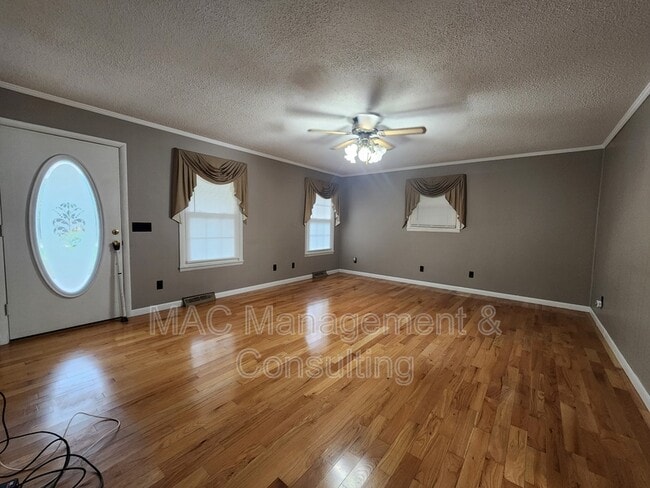 Building Photo - 4914 S Grundy Quarles Hwy