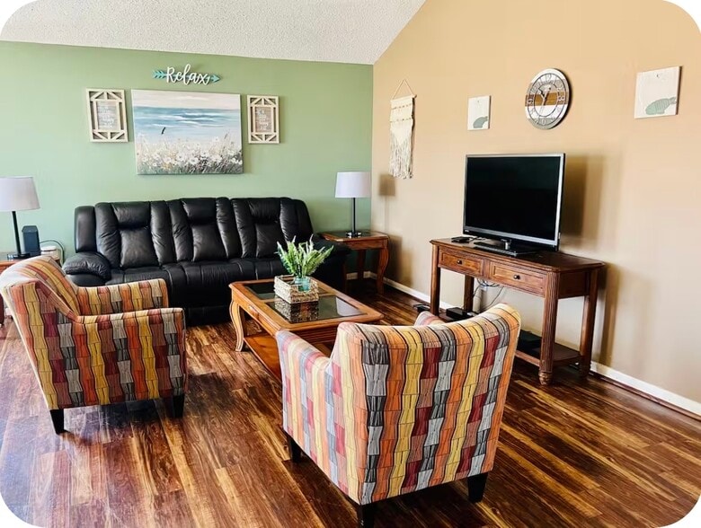 Building Photo - 402 14th St