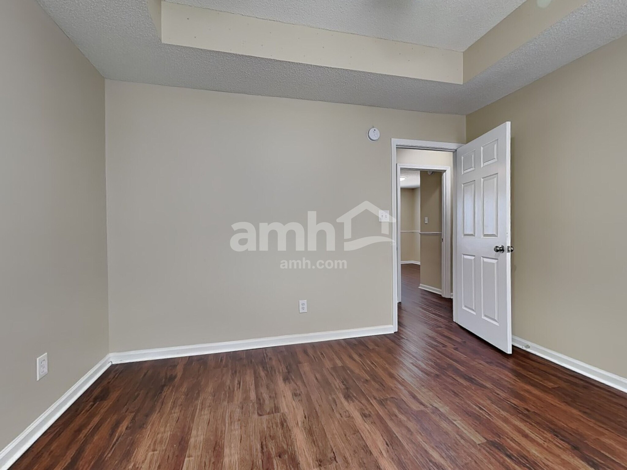 Building Photo - 223 Longleaf Cir