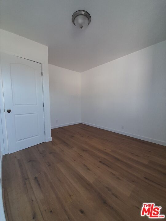 Building Photo - 10705 S Figueroa St