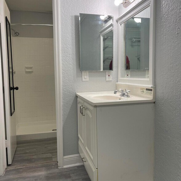 Building Photo - 3427 NW 47th Ave