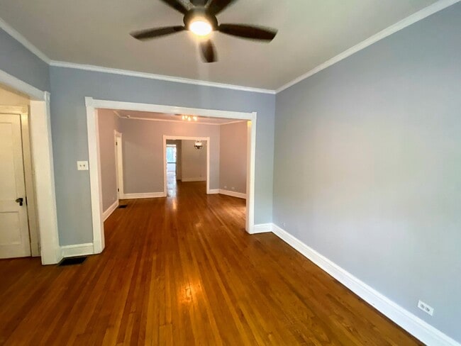 Building Photo - 5339 N Winthrop Ave