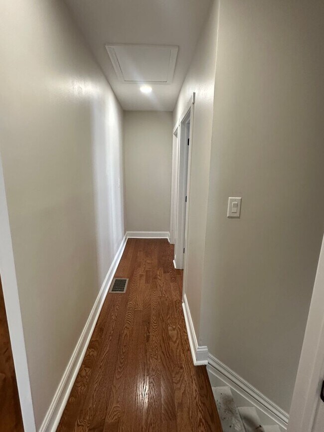 Building Photo - A beautiful, spacious, fully undated 2 bed...