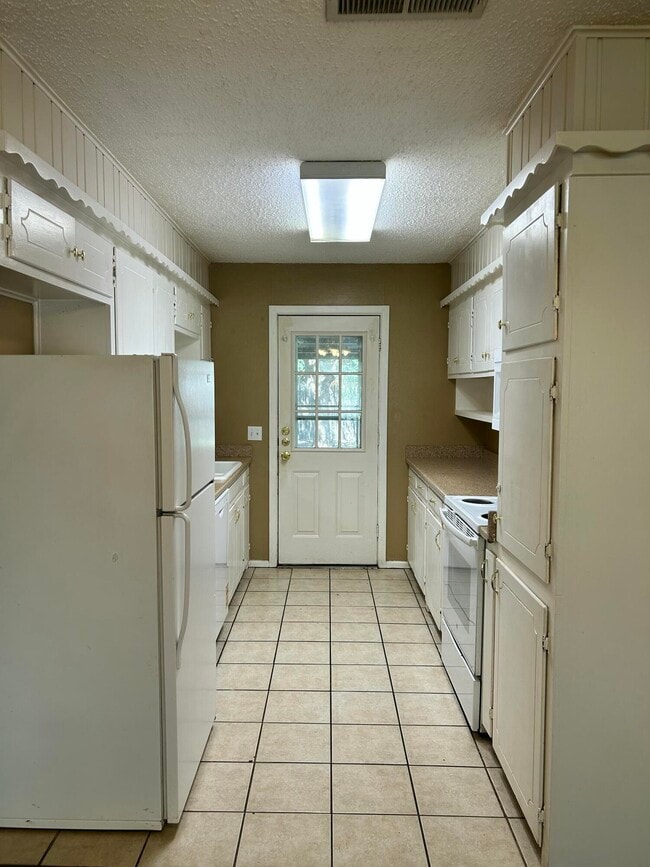 Building Photo - 2012 54th St