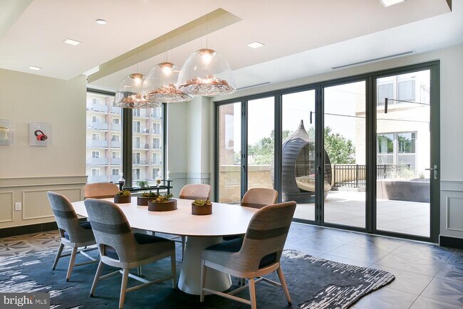 Building Photo - 901 H St NE