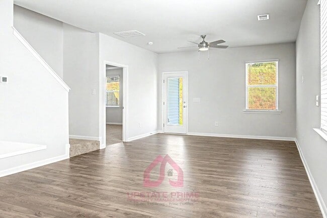 Building Photo - 376 Highline Trl