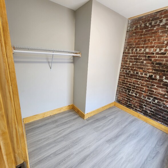 Building Photo - 295-297 Congress St