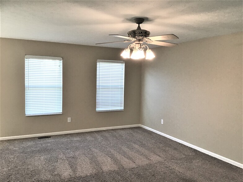Building Photo - 233 Saddle Creek Ln
