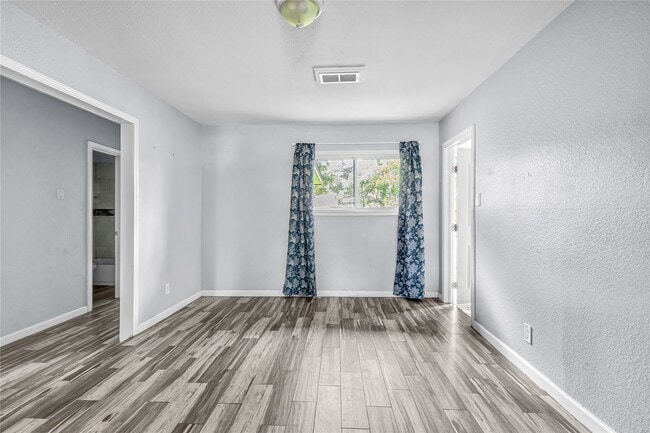 Building Photo - 2802 Greenbriar St