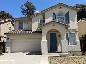 Building Photo - Beautiful Single Family 4 Bedroom Now Available!