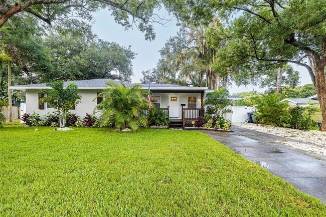 Building Photo - 113 W Adalee St