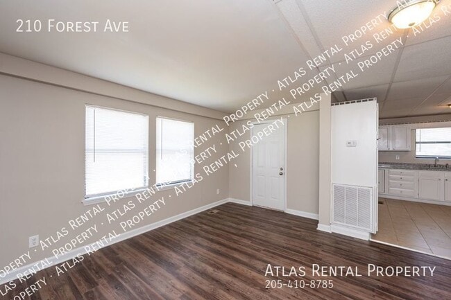 Building Photo - 210 Forest Ave