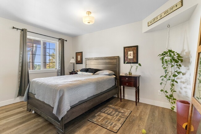 Building Photo - Beautiful, 5-Bedroom, Spacious, Damascus Home with Incredible Views