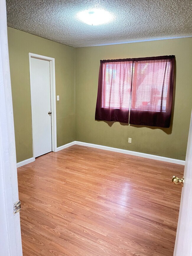 Building Photo - 2582 Gareth Cir