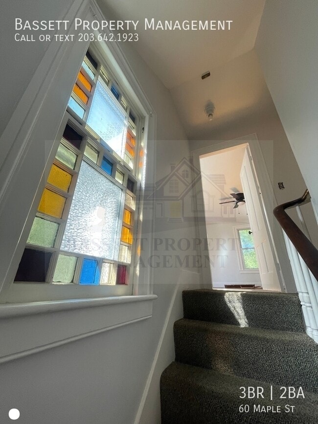 Building Photo - 60 Maple St