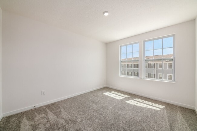 Building Photo - 122 Red Willow Dr