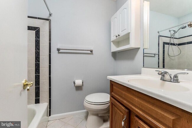 Building Photo - 409 Orleans Cir SW