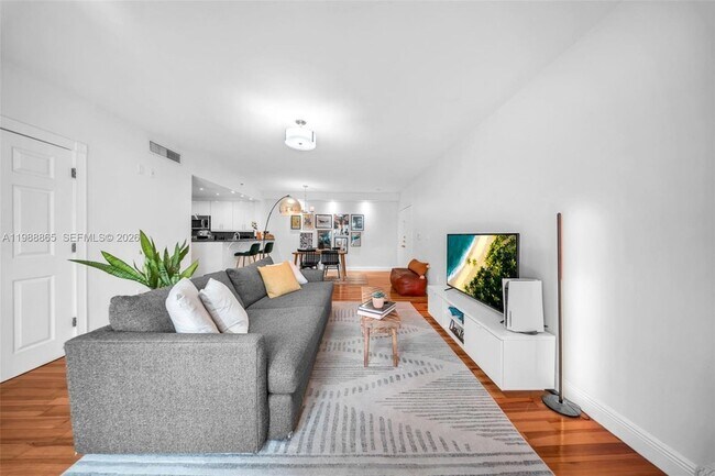 Building Photo - 1400 Salzedo St