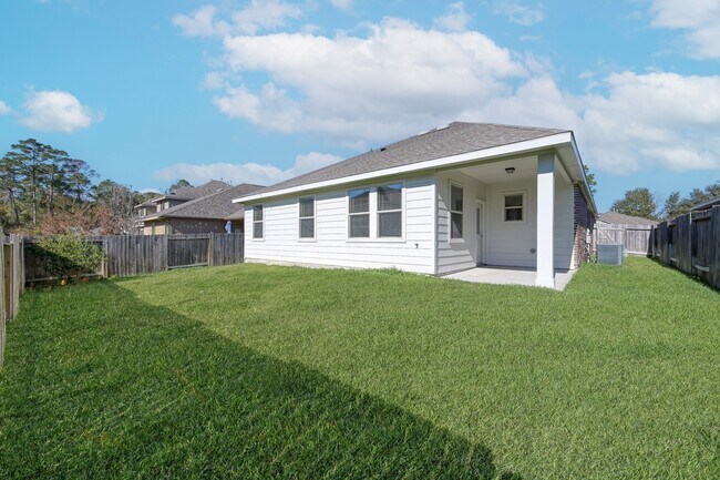 Building Photo - 30119 Saw Oaks Dr