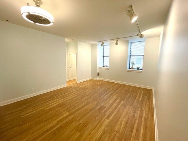 Building Photo - 234 N Broadway