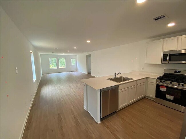 Building Photo - 221 TX-105