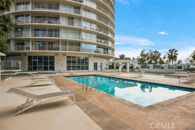 Building Photo - 700 E Ocean Blvd