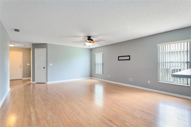 Building Photo - 908 Seneca Falls Dr