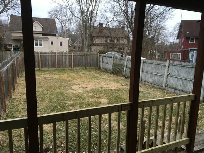 Building Photo - 1352 Sprague St