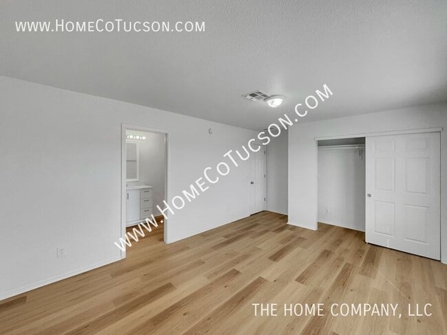 Building Photo - 1542 E Melridge St