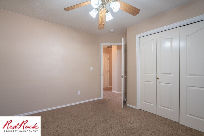Building Photo - Pet Friendly - 4 Bed 2 Bath for rent in St. George