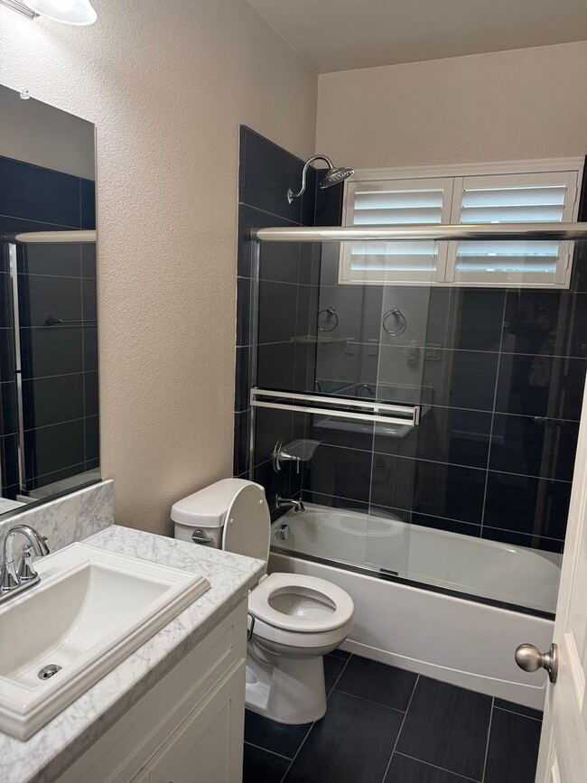 Building Photo - Home for Rent in Roseville CA