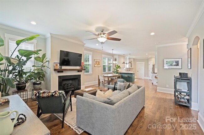 Building Photo - 126 N Smallwood Pl