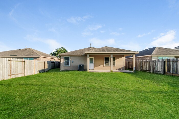 Building Photo - 2107 Golden Topaz Dr