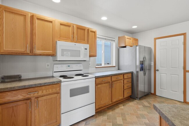 Building Photo - 14803 48th Ave SE